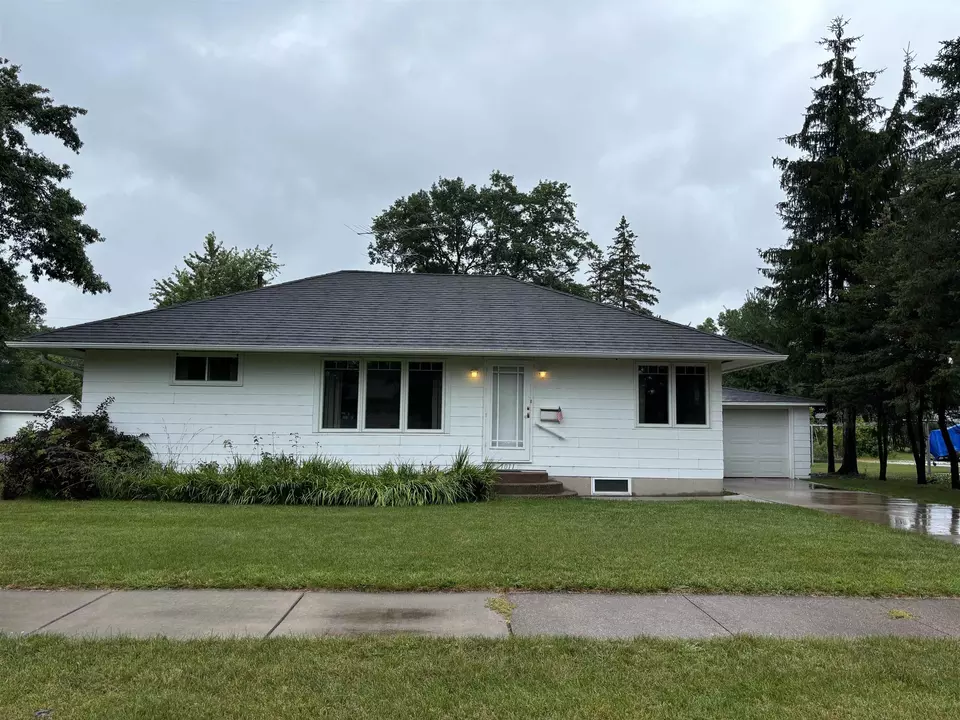 Exterior - 1011 10th St, Mosinee, WI 54455 photo 1 of 5
