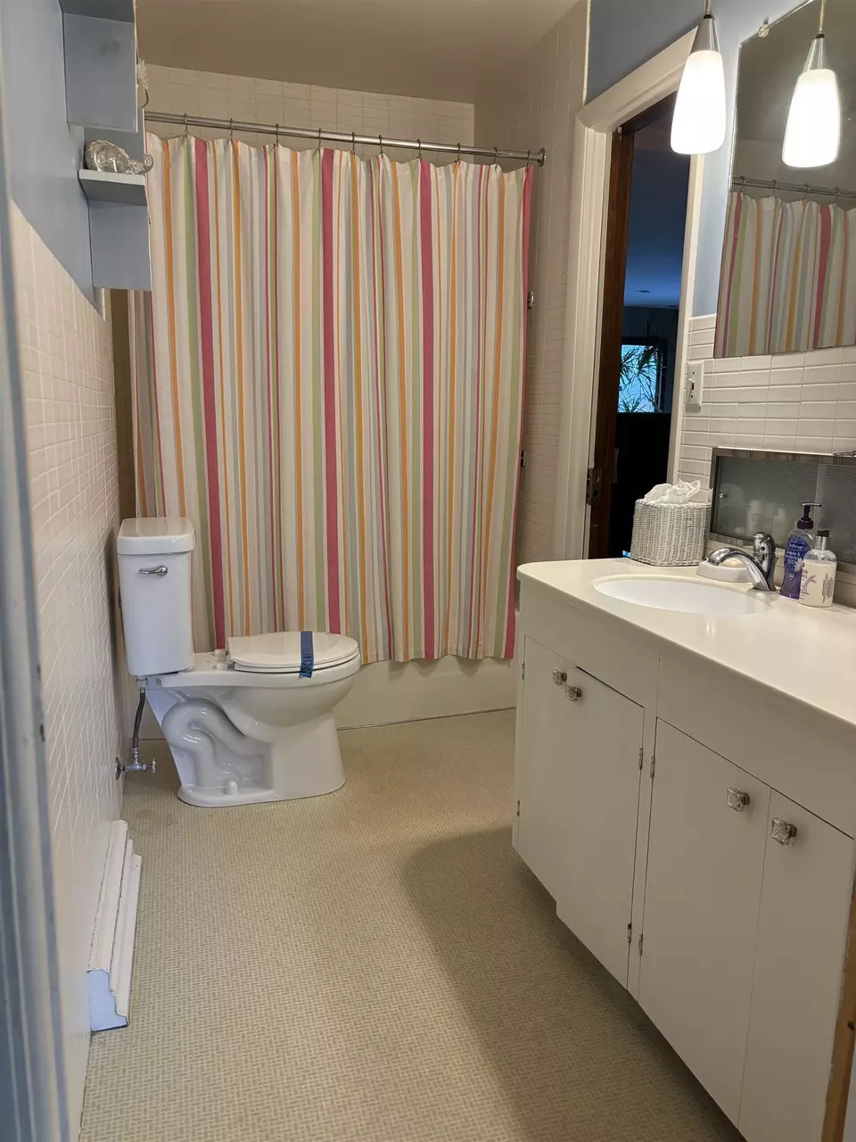 Bath - 1011 10th St, Mosinee, WI 54455 photo 2 of 3