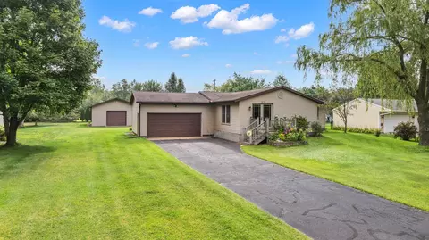 2020 Birch Dr, Plover, WI 54467