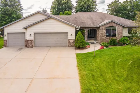 526 Meadowlark Ln, Portage, WI 53901