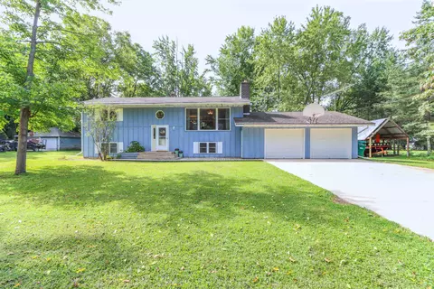 141 Crestview Ln, Nekoosa, WI 54457