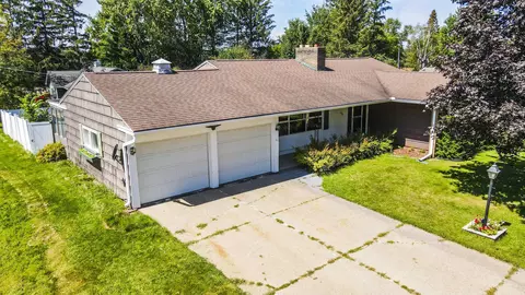 1404 Summit Dr, Wausau, WI 54401