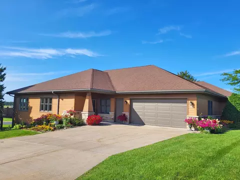 1107 Wildflower Dr, Marshfield, WI 54449
