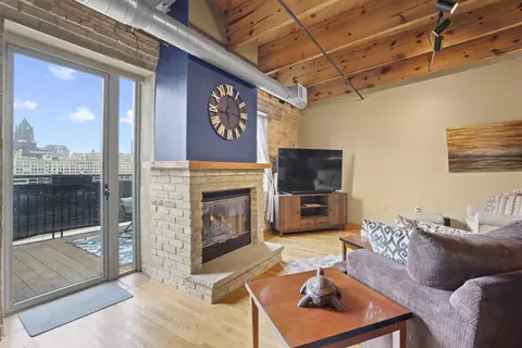 413 N 2nd St, Milwaukee, WI 53203