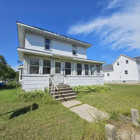 1640 Oak St, Almond, WI 54909