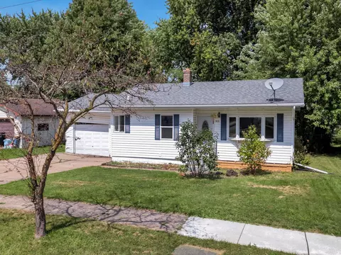 423 E Franklin St, Marshfield, WI 54449