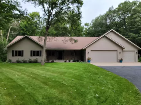 9408 Woodland Cir, Amherst Junction, WI 54407
