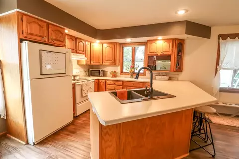 2001 S Cedar Ave, Marshfield, WI 54449 photo 10