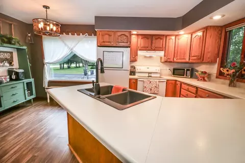 2001 S Cedar Ave, Marshfield, WI 54449 photo 9