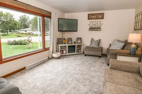 2001 S Cedar Ave, Marshfield, WI 54449 photo 18