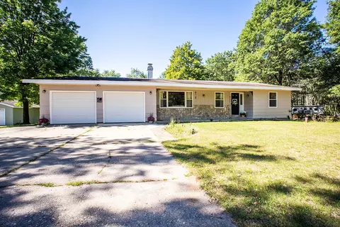 935 East Ct, Nekoosa, WI 54457