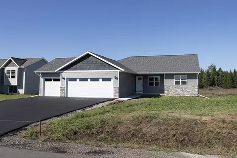 4527 Hanover St, Plover, WI 54467