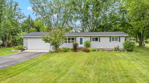 435 Circle Dr, Amherst, WI 54406