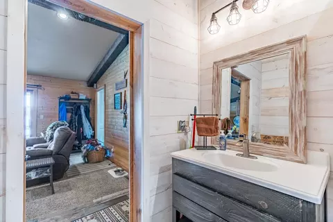 Bath - w5840 Robinson Road, Tomahawk, WI 54487 photo 2 of 3