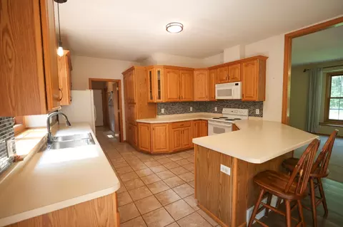 Kitchen - 176471 State Highway 52, Aniwa, WI 54408 photo 1 of 4