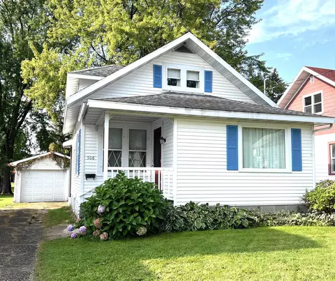 506 W Arnold St, Marshfield, WI 54449