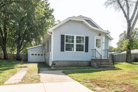 319 Wood Ave, Nekoosa, WI 54457