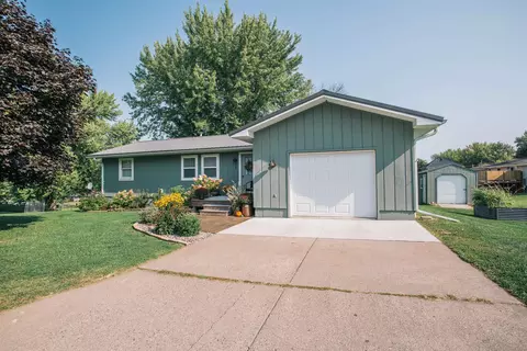 309 W 15th St, Neillsville, WI 54456