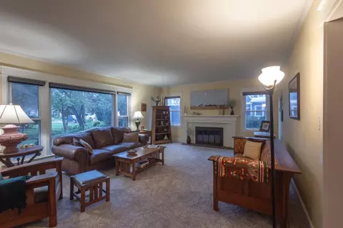 Living - 23 Winona Ct, Appleton, WI 54911 photo 2 of 4