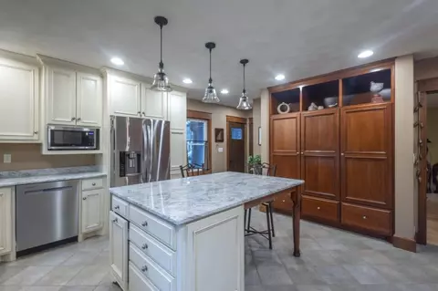Kitchen - 23 Winona Ct, Appleton, WI 54911 photo 2 of 5
