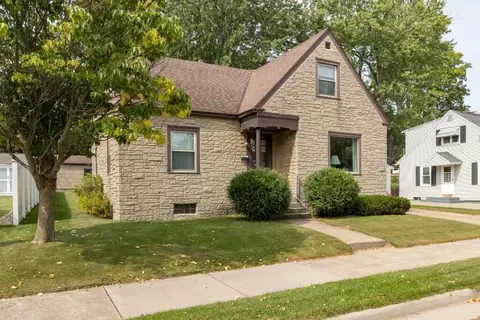 1422 Cherry St, Wausau, WI 54401