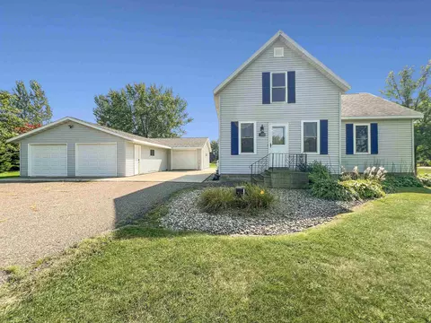 7801 Yellowstone Dr, Hewitt, WI 54441