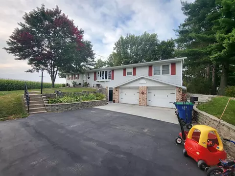 156 Church St, Rosholt, WI 54473