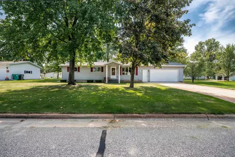 329 W Buehler Ave, Nekoosa, WI 54457