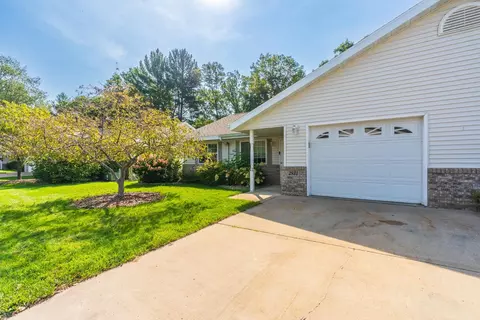2831 New Freedom Dr, Plover, WI 54467