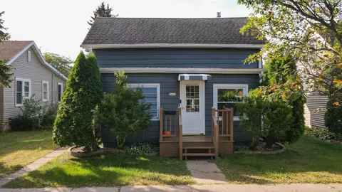 2433 Ellis St, Stevens Point, WI 54481