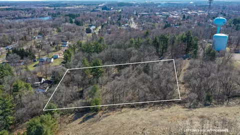 345 Bailey St, Waupaca, WI 54981