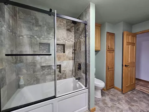 Bath - 1508 E Becker Rd, Marshfield, WI 54449 photo 2 of 2