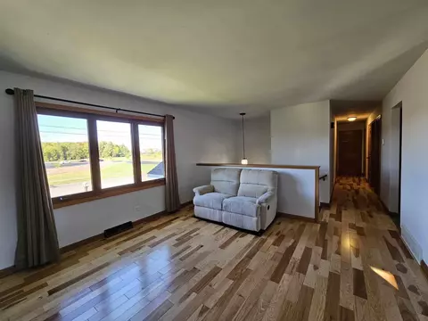 Living - 1508 E Becker Rd, Marshfield, WI 54449 photo 3 of 5