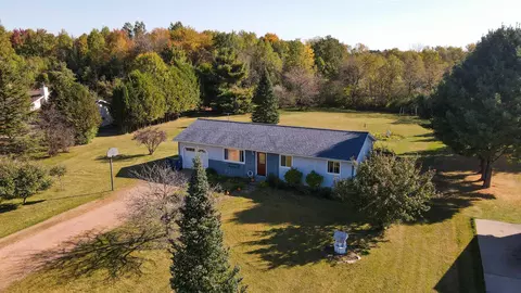 225035 Grey Hawk Dr, Ringle, WI 54471