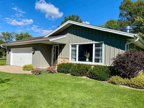 517 Weir Blvd, Stevens Point, WI 54481