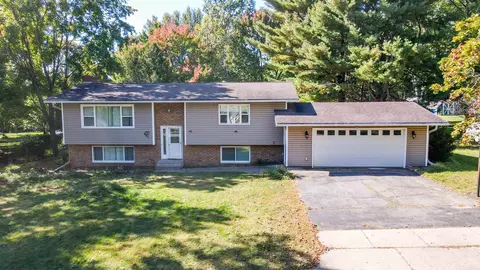 402 Lisbeth Rd, Wausau, WI 54401