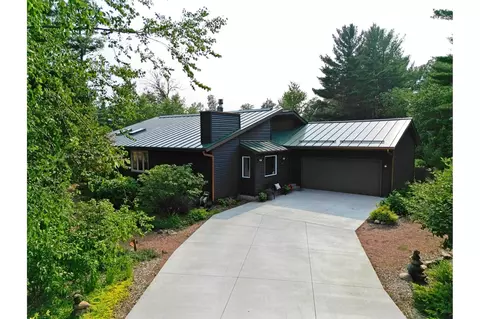 1941 Ridgewood Ct, Plover, WI 54467