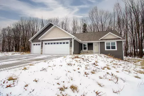825 Stoneridge Dr, Mosinee, WI 54455