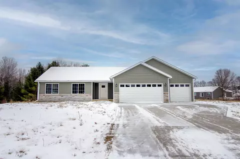 832 Stoneridge Dr, Mosinee, WI 54455