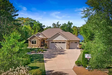 3900 Bonnie Bay Ct, Stevens Point, WI 54481