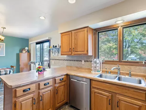 415 E 20th St, Marshfield, WI 54449 photo 9