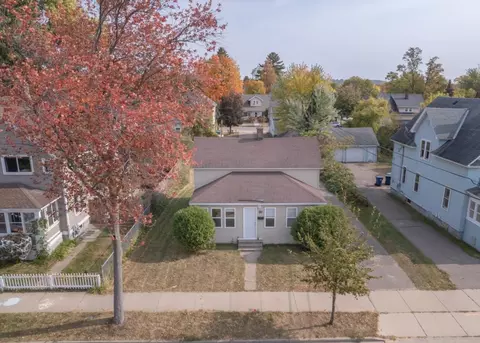 713 S 6th Ave, Wausau, WI 54401