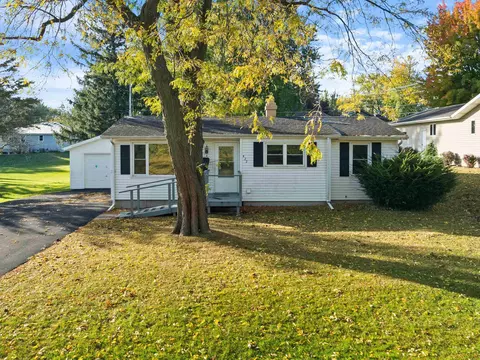 422 W Leonard St, Marshfield, WI 54449