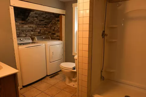 Bath - 516 Quartz Ave, Mattoon, WI 54450 photo 2 of 2