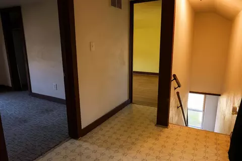 Entry Way - 516 Quartz Ave, Mattoon, WI 54450 photo 2 of 3