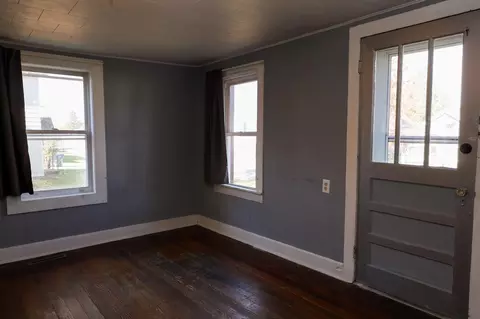 Living - 516 Quartz Ave, Mattoon, WI 54450 photo 3 of 3