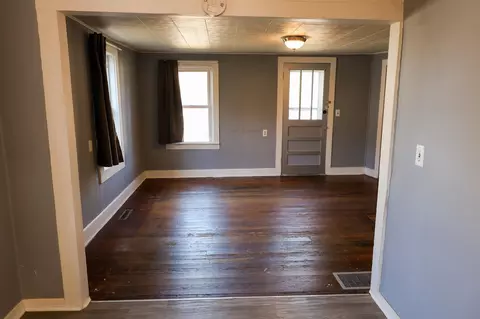 Living - 516 Quartz Ave, Mattoon, WI 54450 photo 1 of 3