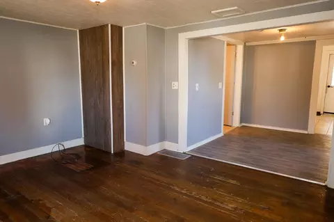 Living - 516 Quartz Ave, Mattoon, WI 54450 photo 2 of 3