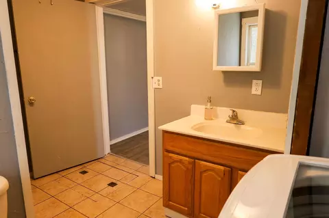Bath - 516 Quartz Ave, Mattoon, WI 54450 photo 1 of 2