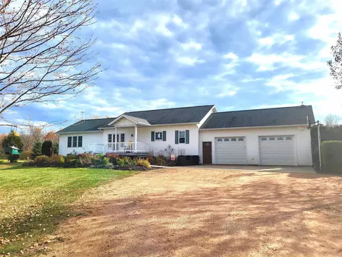 7445 Richfield Dr, Arpin, WI 54410